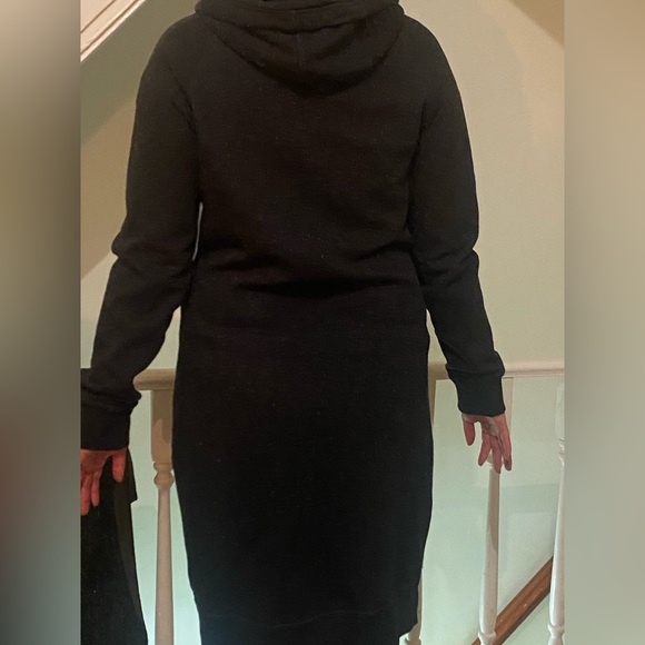 Roots - Size M black long fleece with front zip and hood - Picture 7 of 11